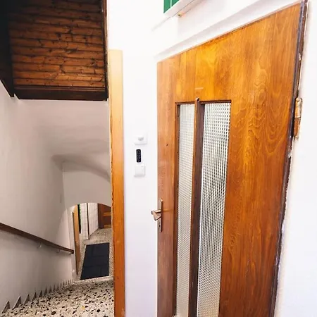 Apartament Elegantes Mit Terrasse *