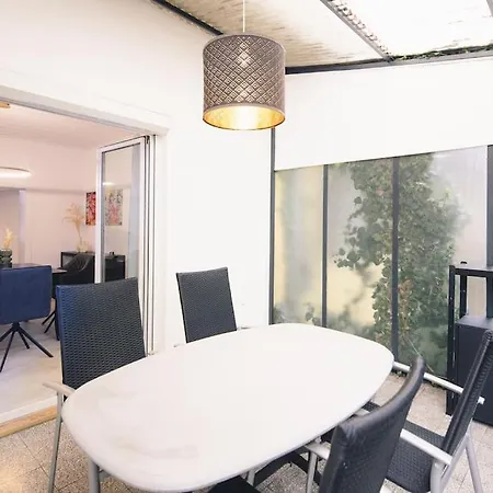 Apartament Elegantes Mit Terrasse *