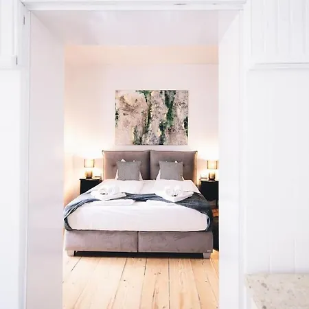 Elegantes Mit Terrasse